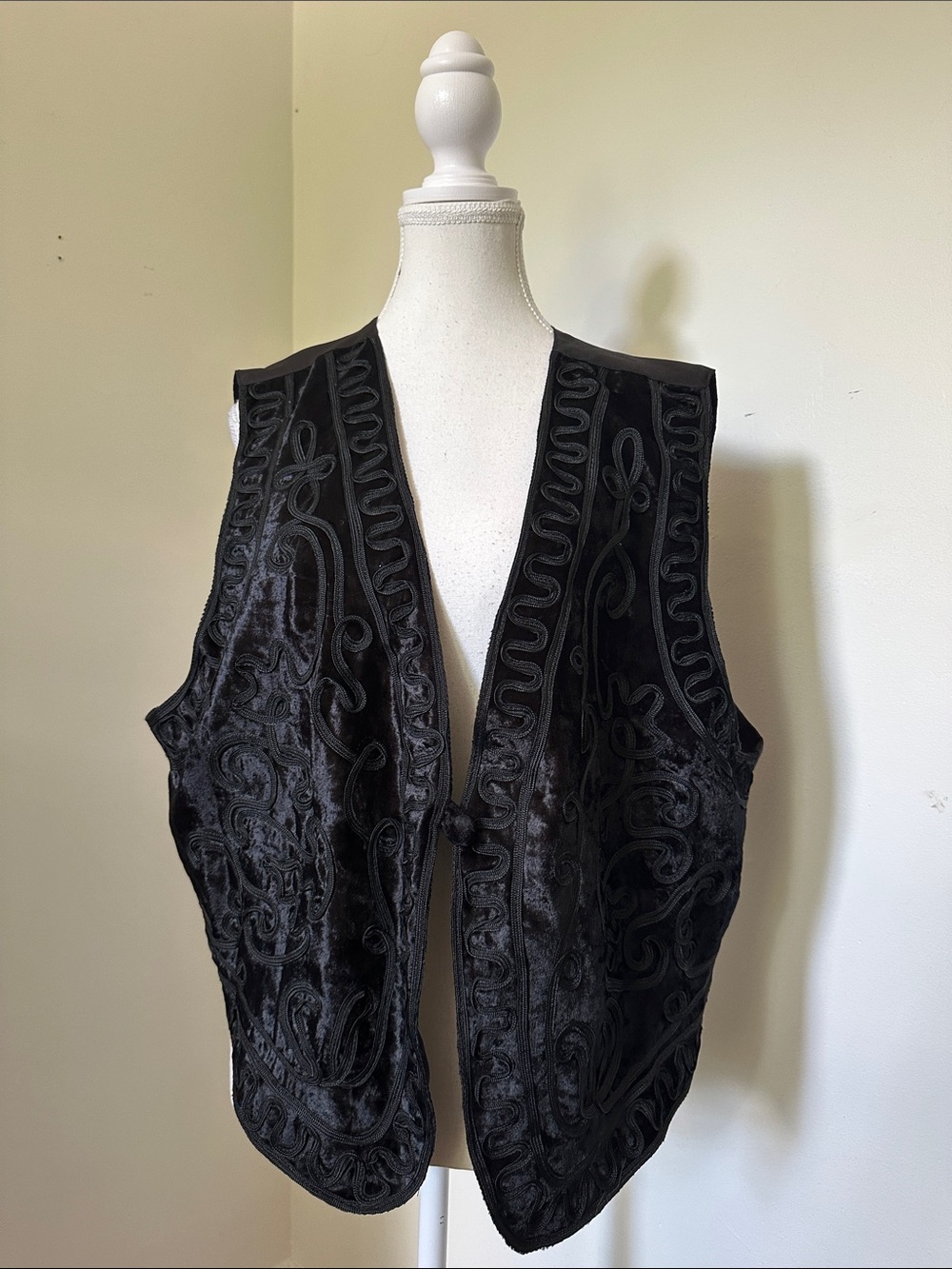 COTTON GINNY Vintage Black Velvet Whimsigoth Cottage Renfair Single Button Vest